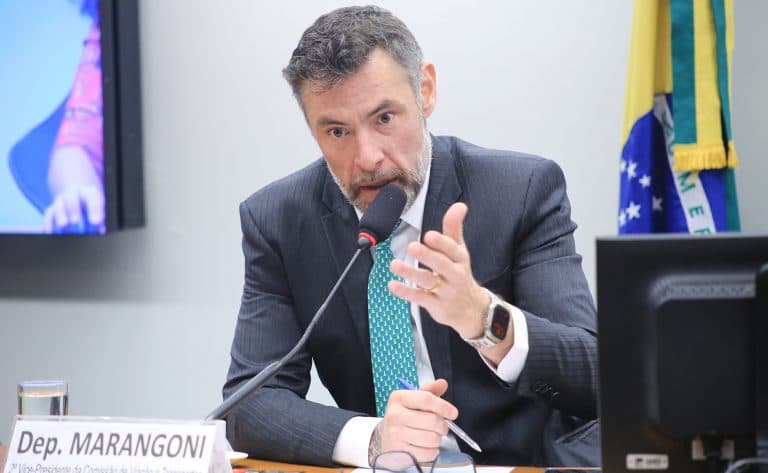 Comissão aprova projeto que prevê prisão imediata do agressor que descumpre medida protetiva - Portal da Câmara dos Deputados