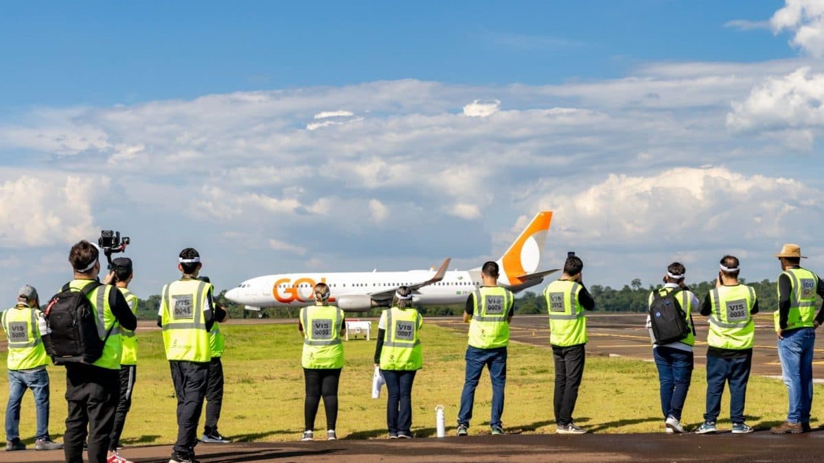 Aeroporto de Navegantes abre área restrita para amantes da aviação em evento inédito