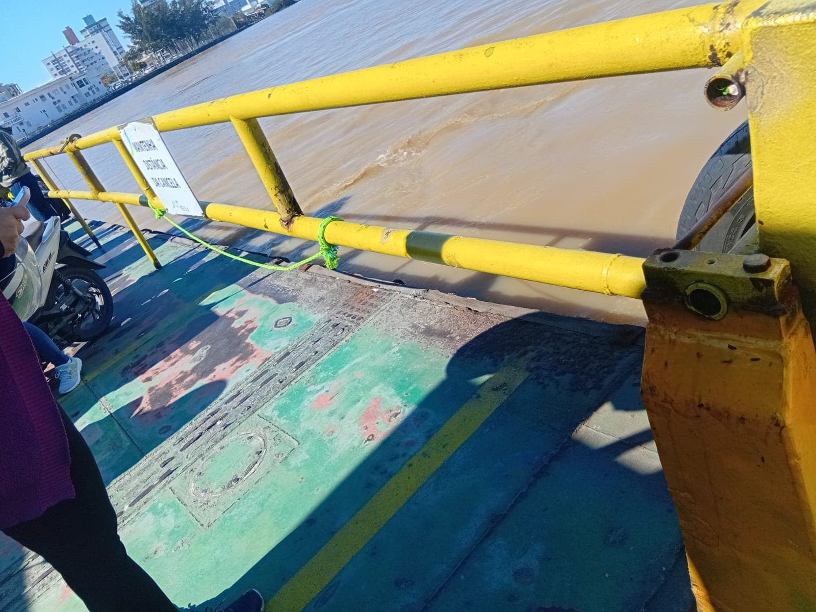 MPF investiga riscos de queda em ferry boat de Itajaí a Navegantes após troca de segurança